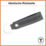 Schlüsselanhänger aus Leder mit Gravur "Herzensmensch", beidseitig | Grau Tidero
