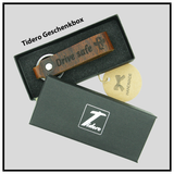 Schlüsselanhänger aus Leder mit Gravur "Drive safe", beidseitig (klein) | Wild Brown (braun) Tidero