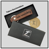 Schlüsselanhänger aus Leder mit Gravur "Fahr vorsichtig", beidseitig | Magic Brown (Braun) Tidero